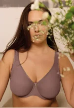 BIUSTONOSZ MAJA